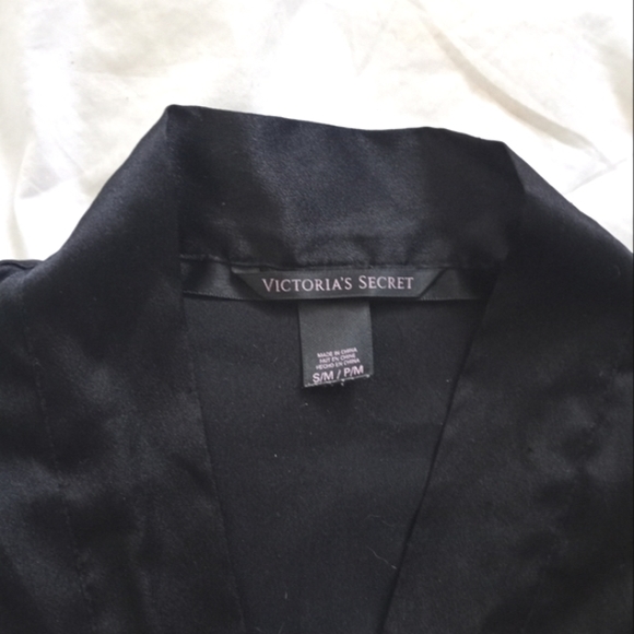 Victoria's Secret Black Satin Short Robe Sz S/M - Picture 5 of 11